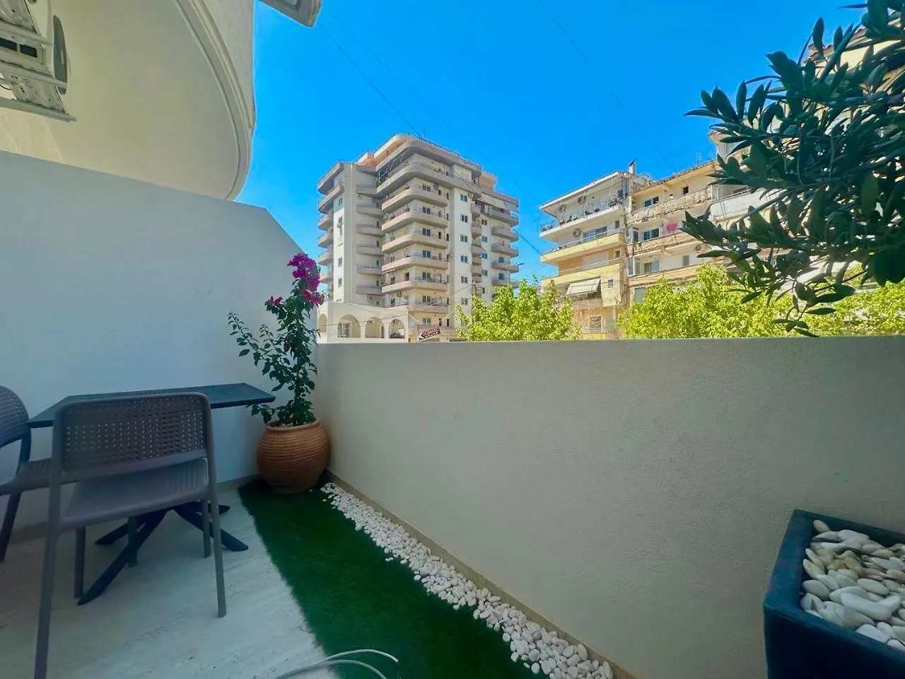 Sea Horizon Vsl Suites & Apartments ساراندا