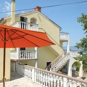 https://hilltop-villa.primorje-gorskikotar.com